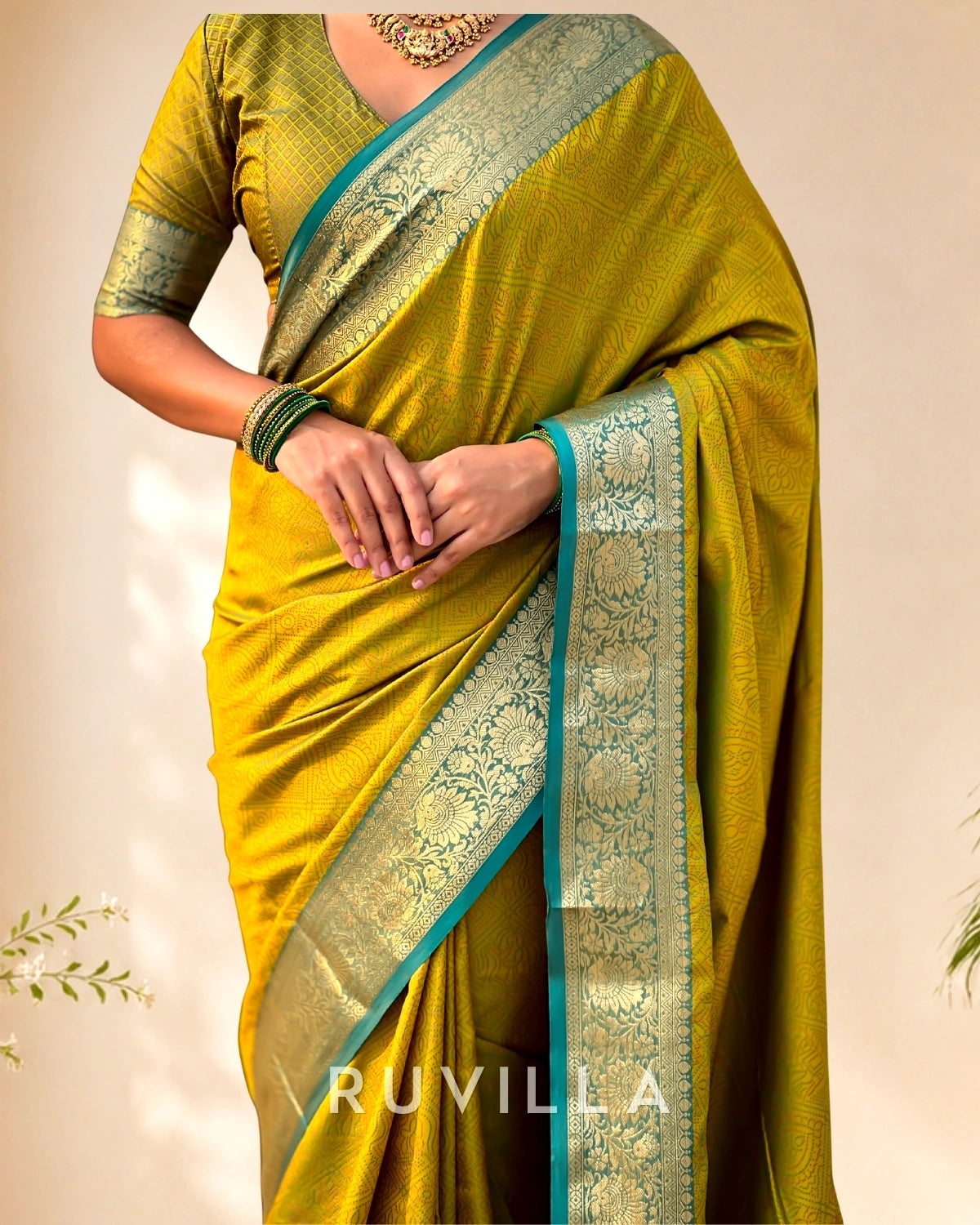Mehendi Green Soft Patola Silk Saree with Bandhani Weaves & Rich Zari Border